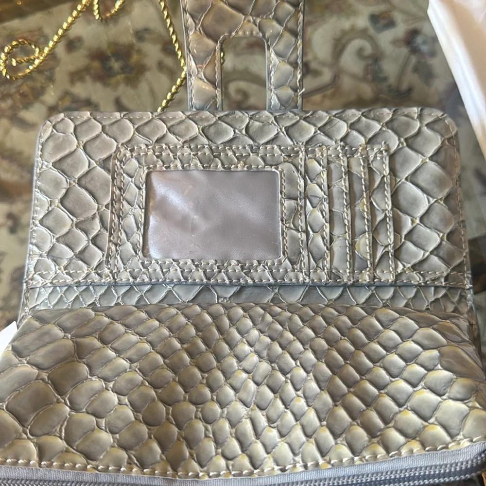 Wallet “NEW” with pyramid lock